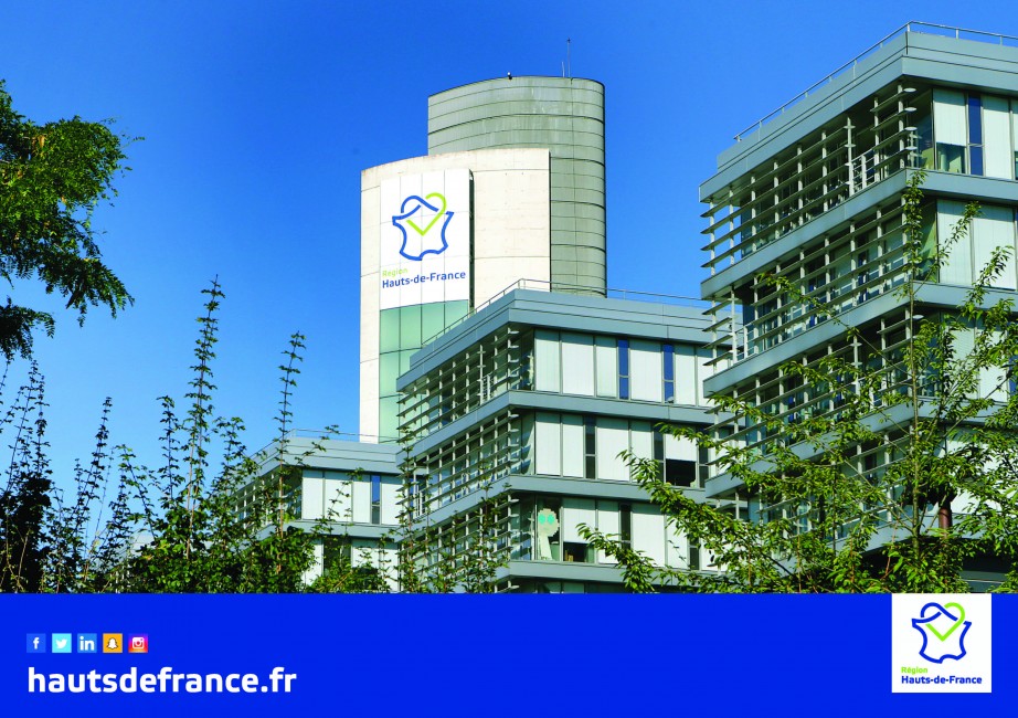 nowoczesny szart budynek siedziby regionu Hauts-de-France na niebieskim tle 